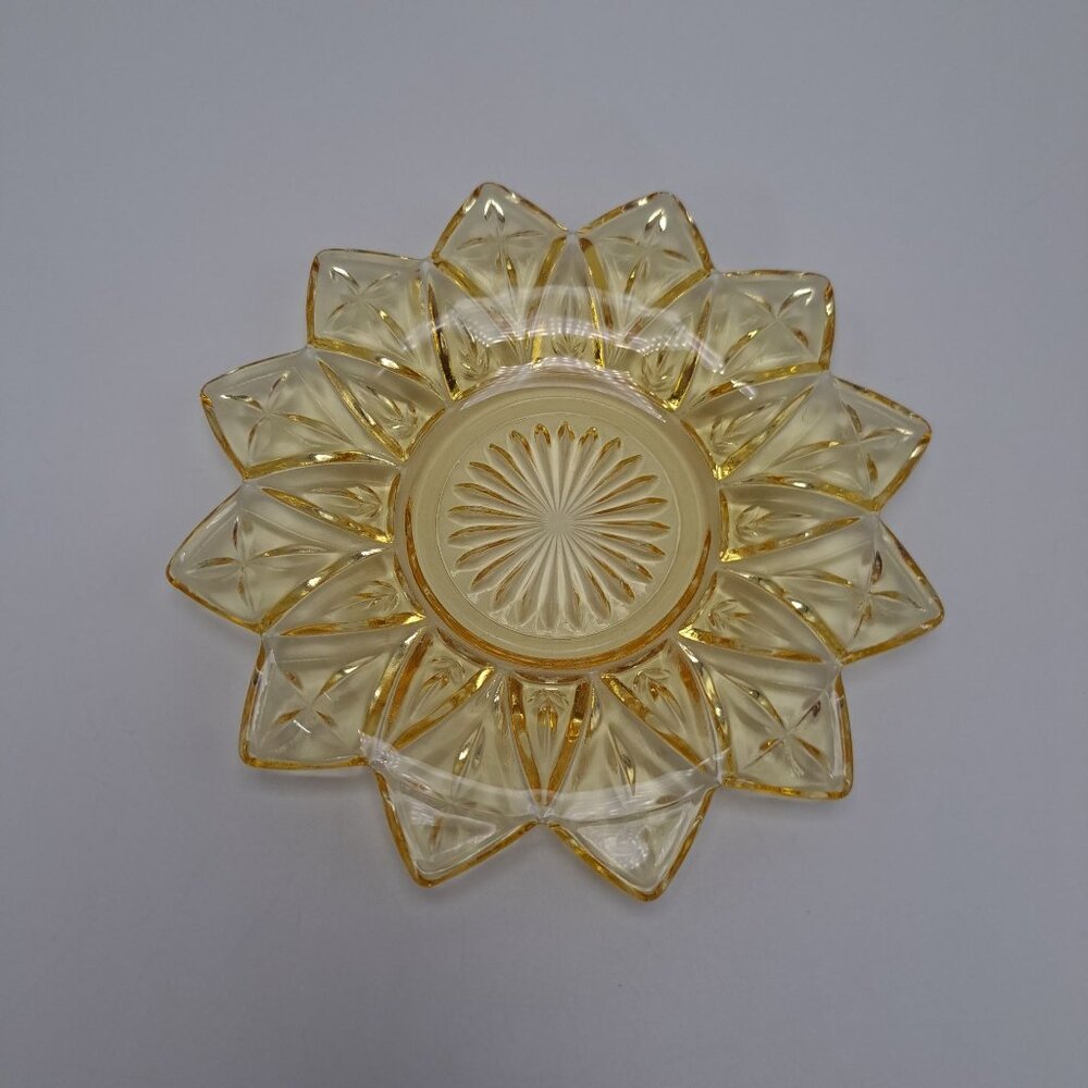 Vintage Federal Glass Yellow Flower Petal Plate Elegant Serving Piece